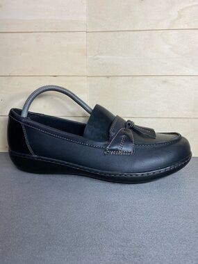 Clarks Ashland Loafers Black Leather  Women's Size 10 W Shoes Slip-Ons